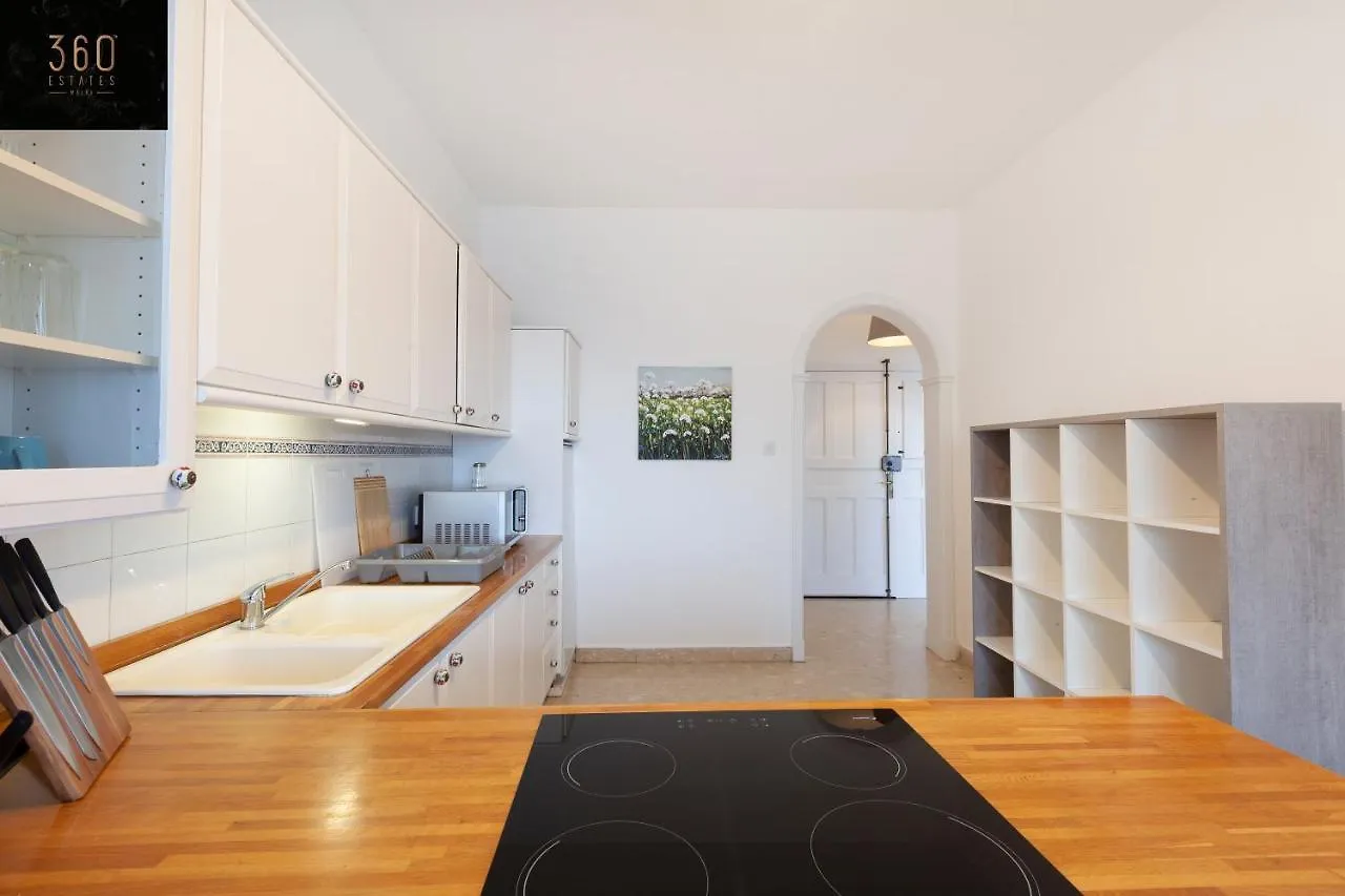 Breathtaking Seafront 3Bd W/ Balcony, Sliema Coast By 360 Estates Apartment